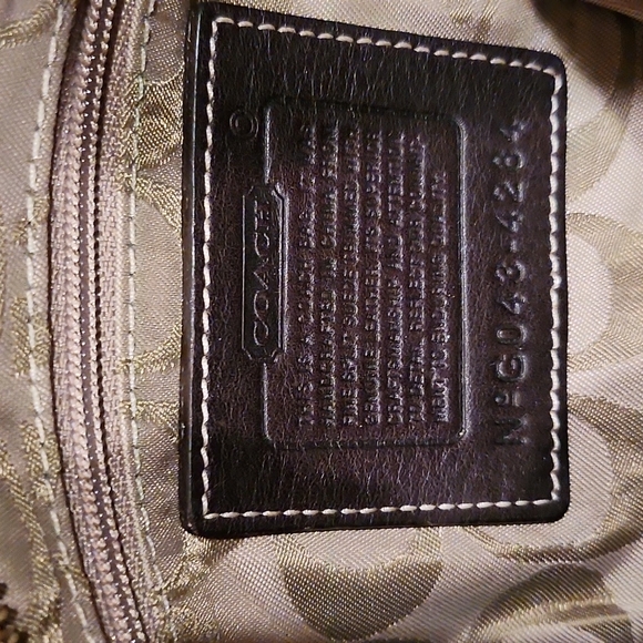 Authentic Coach Suede handbag set - Picture 4 of 8